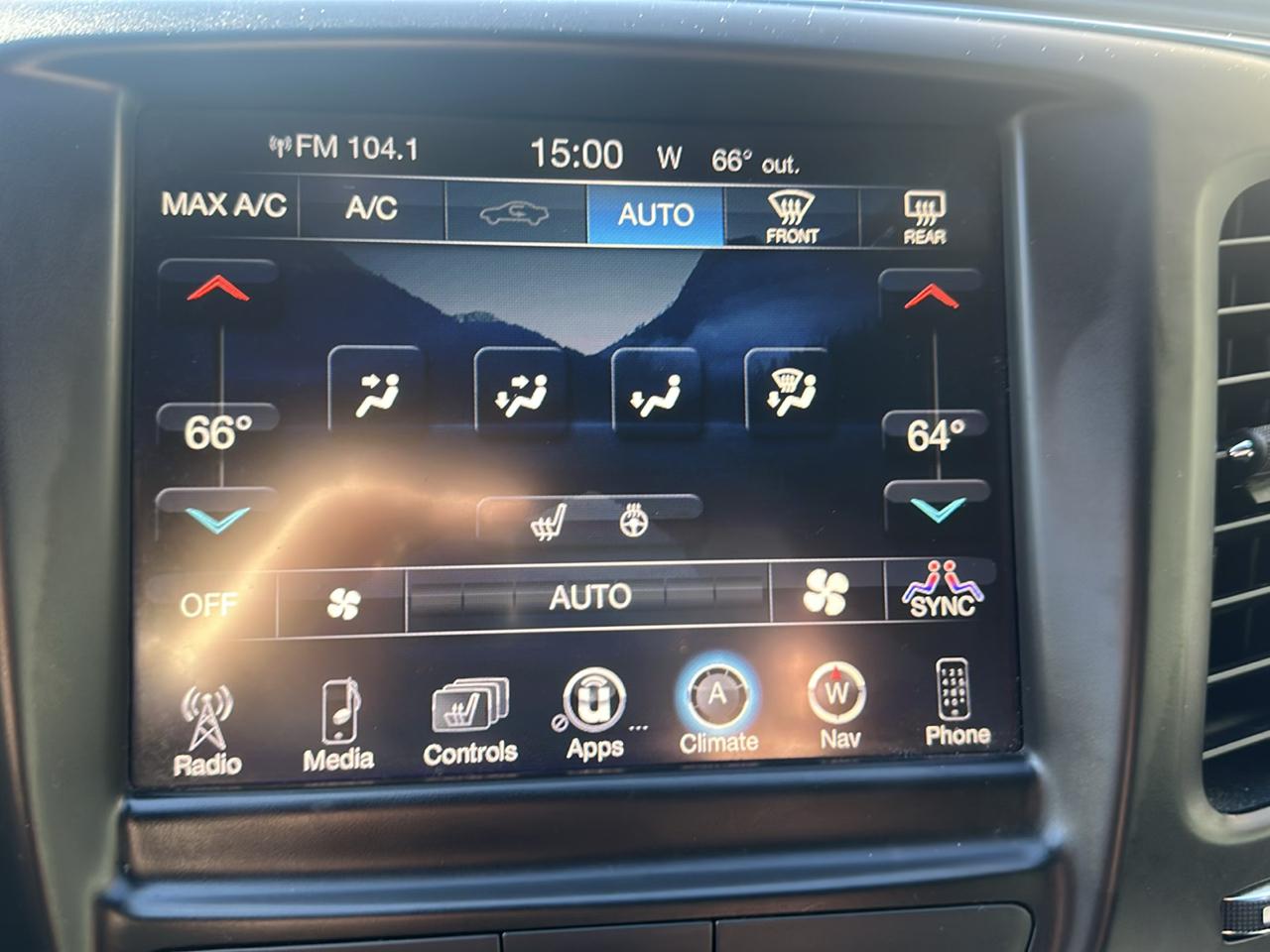 Chrysler 200 4dr Sdn S AWD 2016