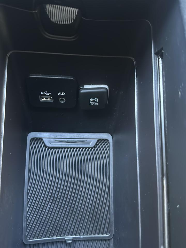 Chrysler 200 4dr Sdn S AWD 2016