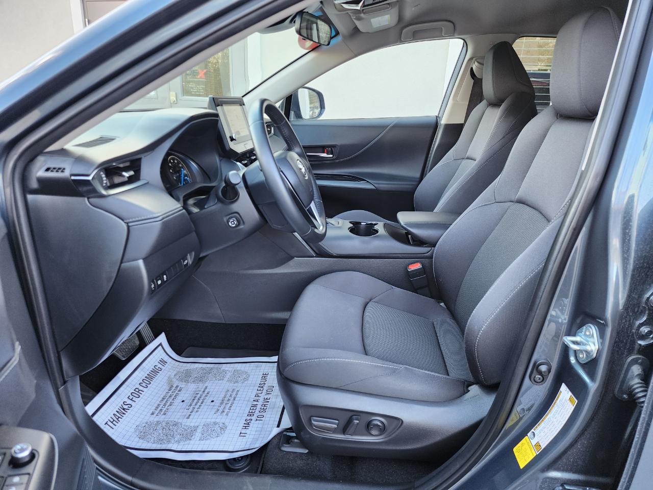 Toyota Venza LE 2024