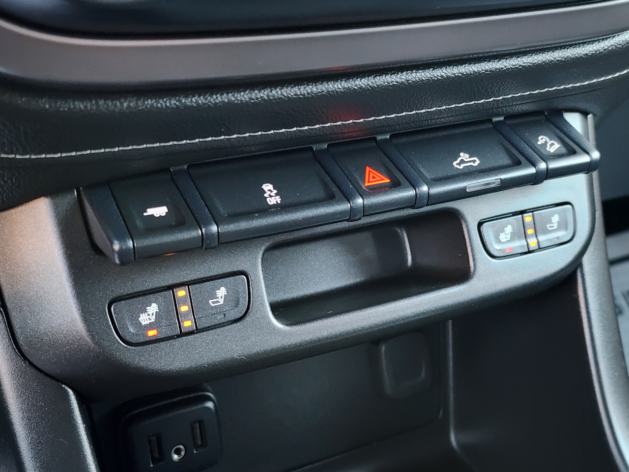 GMC Canyon All Terrain Crew Cab w/Cloth Short Box 4WD 2020