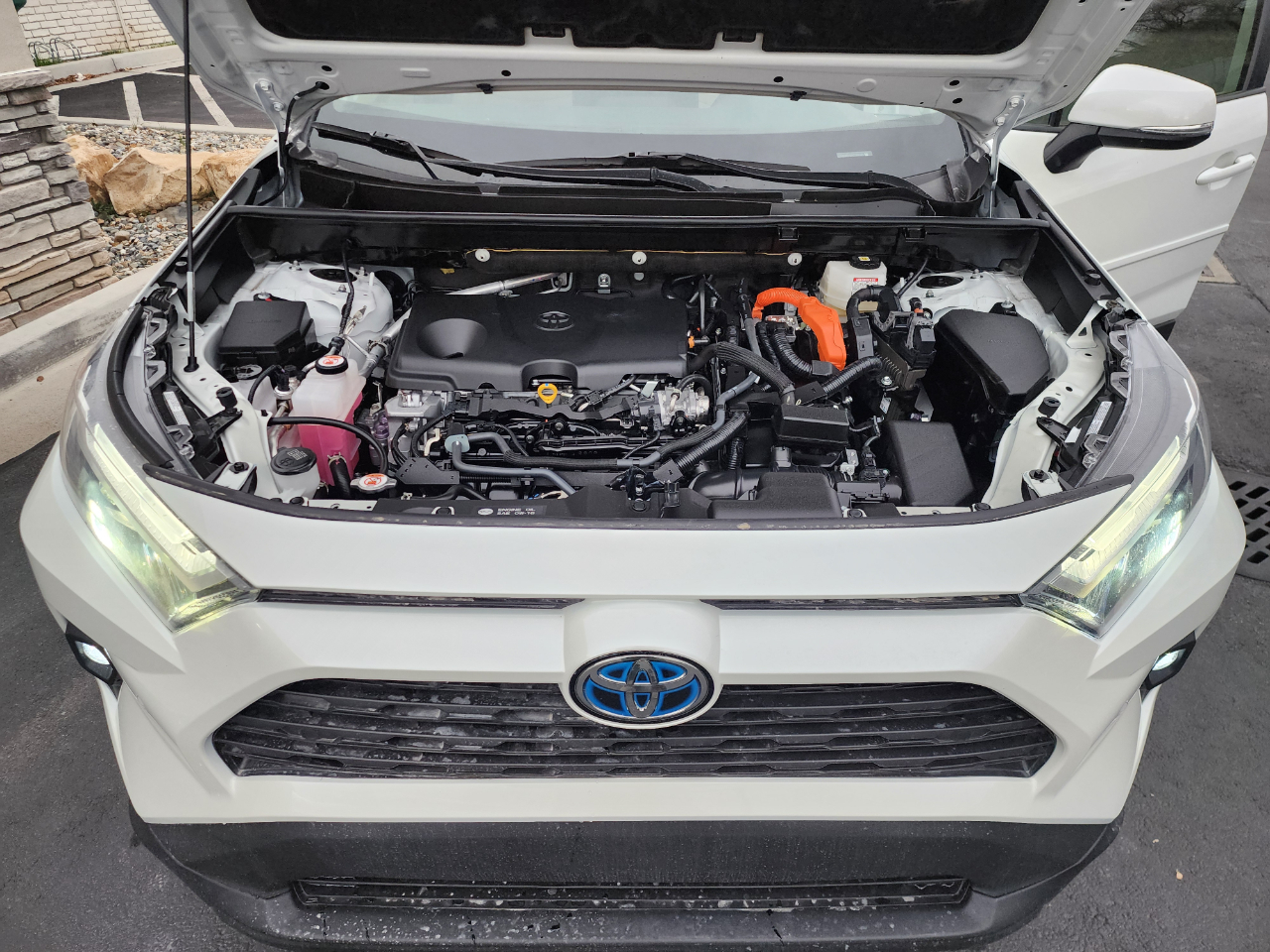 Toyota RAV4 Hybrid XLE Premium 2023