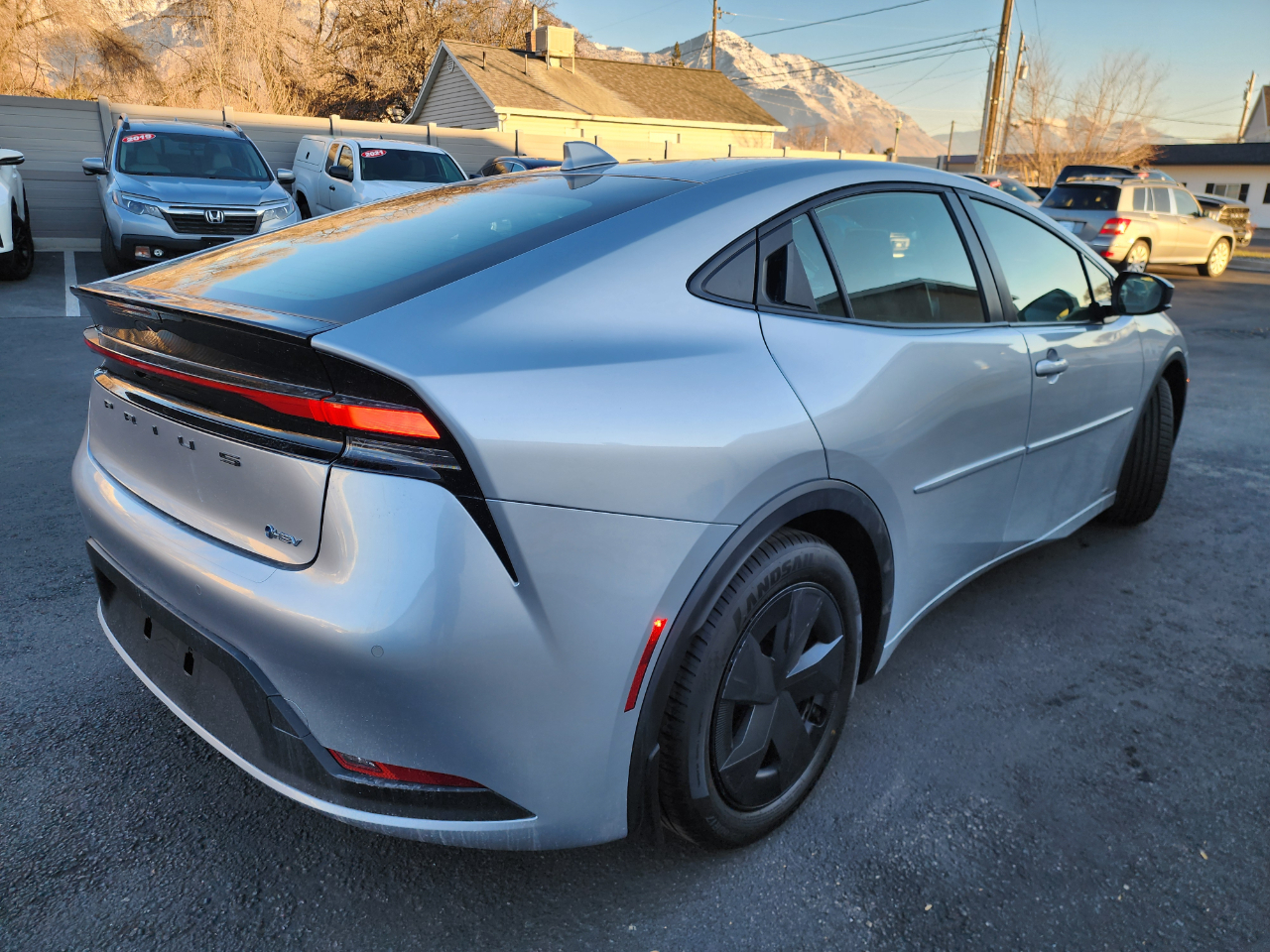 Toyota Prius LE AWD 2024
