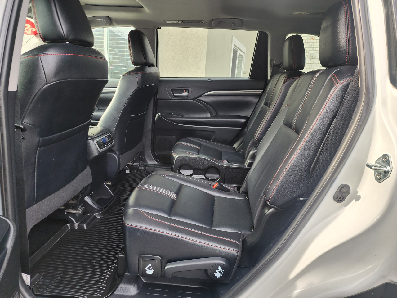 Toyota Highlander SE AWD V6 2019