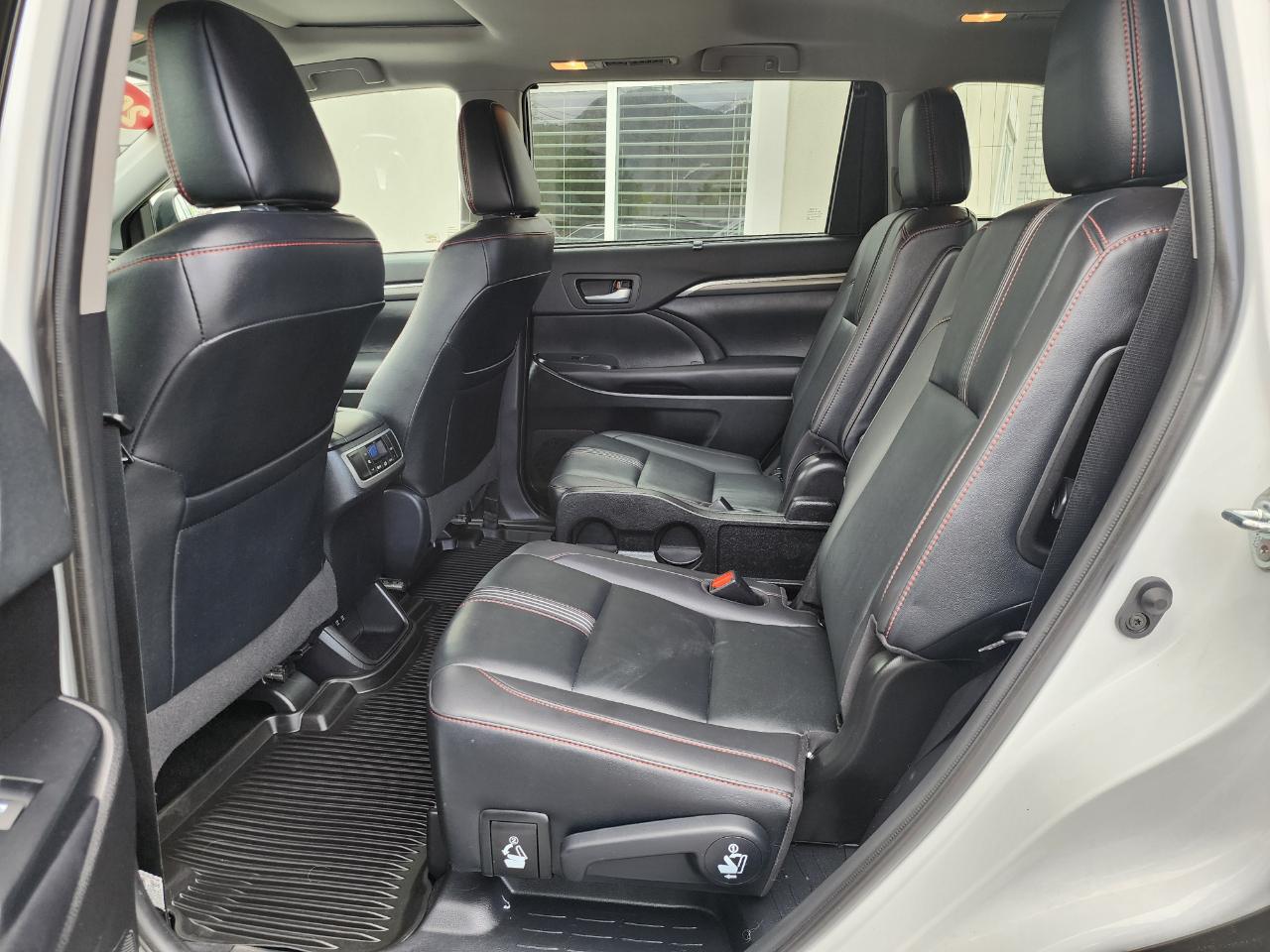 Toyota Highlander SE AWD V6 2019