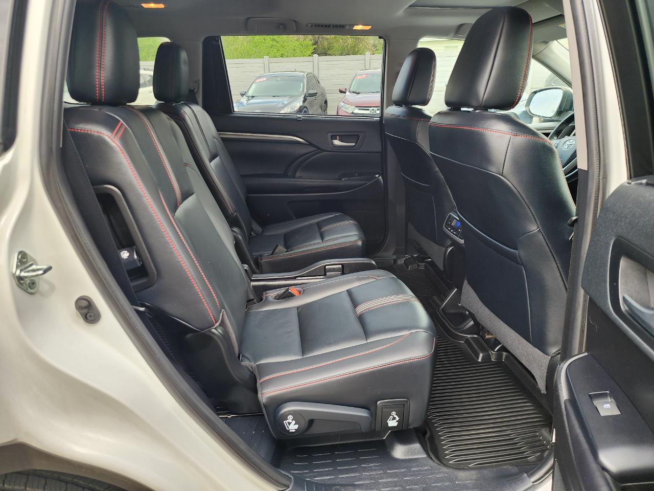 Toyota Highlander SE AWD V6 2019