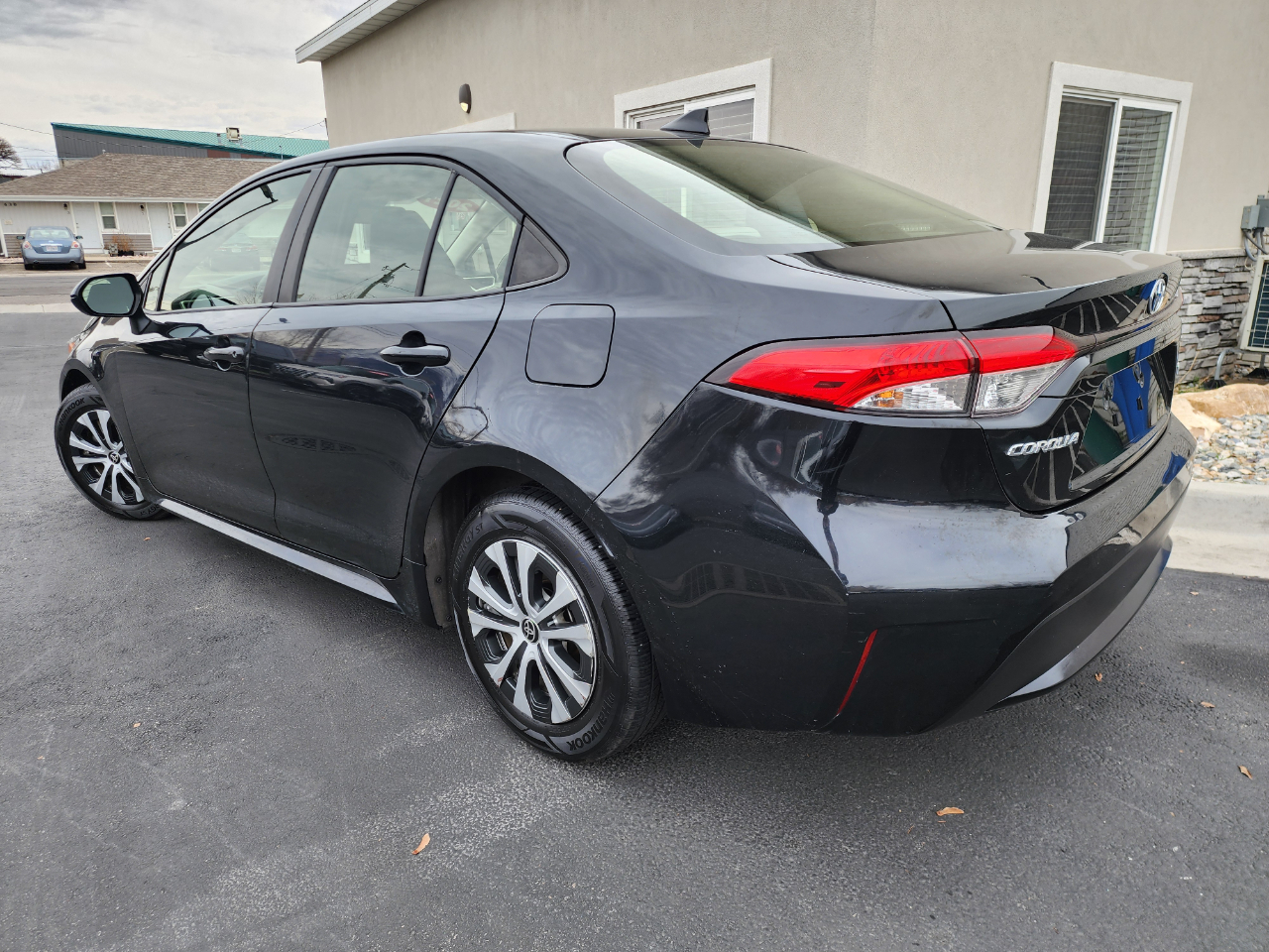 Toyota Corolla LE Hybrid 2021