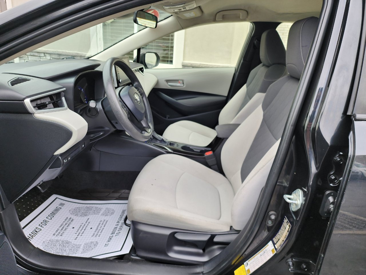 Toyota Corolla LE Hybrid 2021