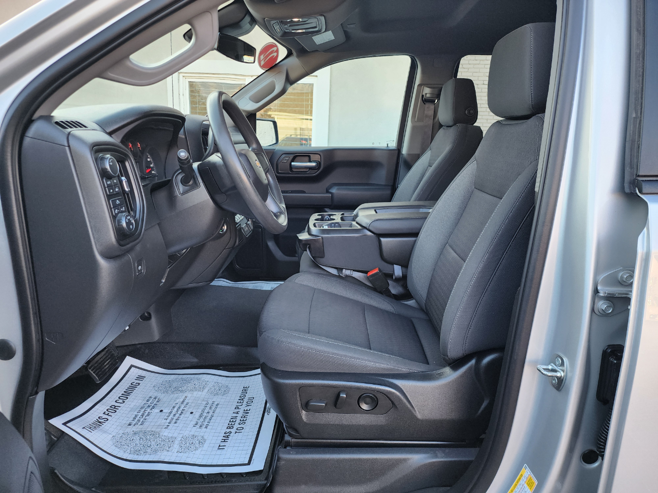 Chevrolet Silverado 1500 Custom Crew Cab 4WD 2022