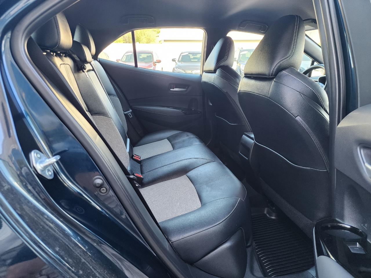 Toyota Corolla XSE Hatchback CVT 2021