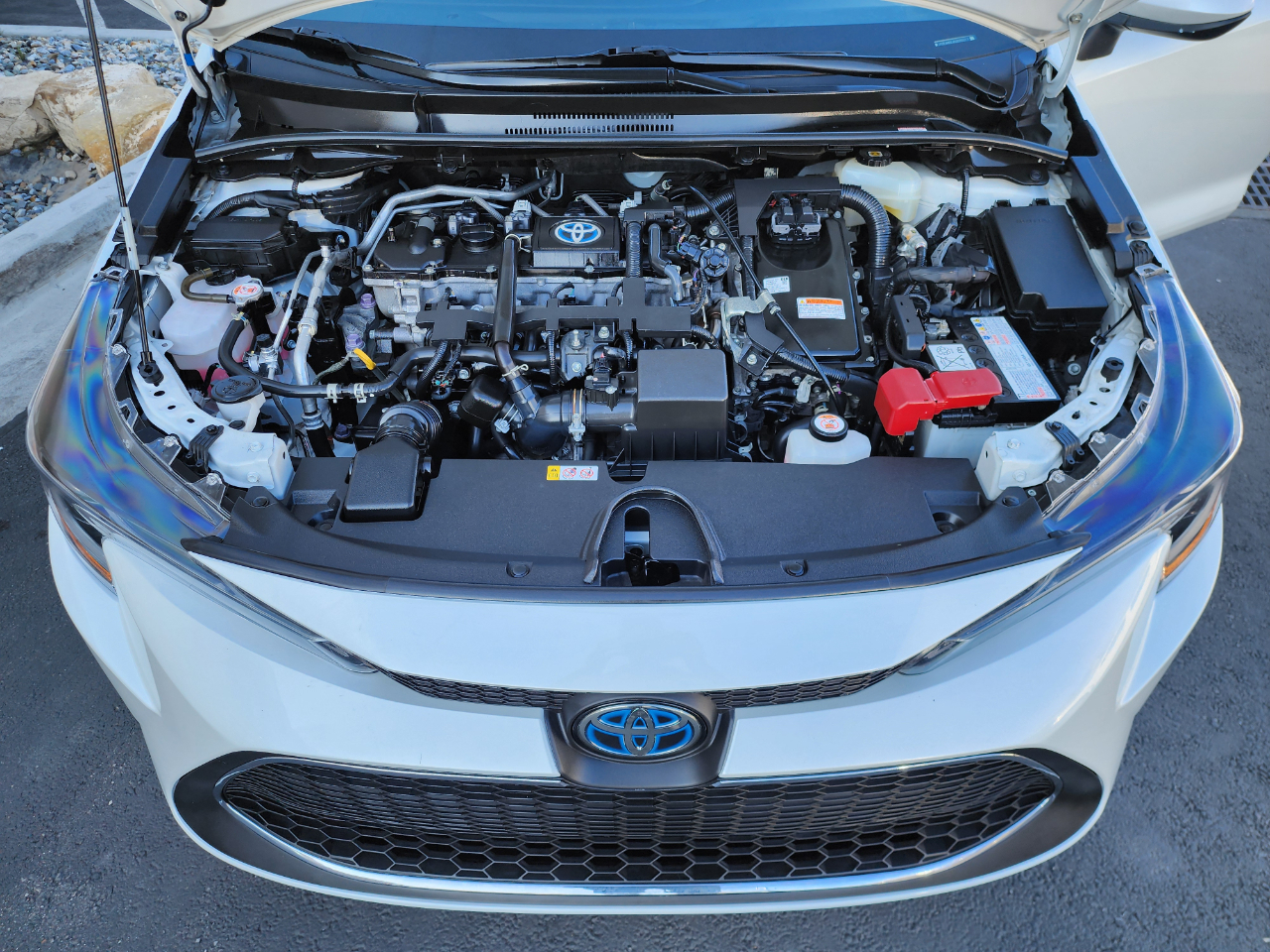 Toyota Corolla LE Hybrid 2022