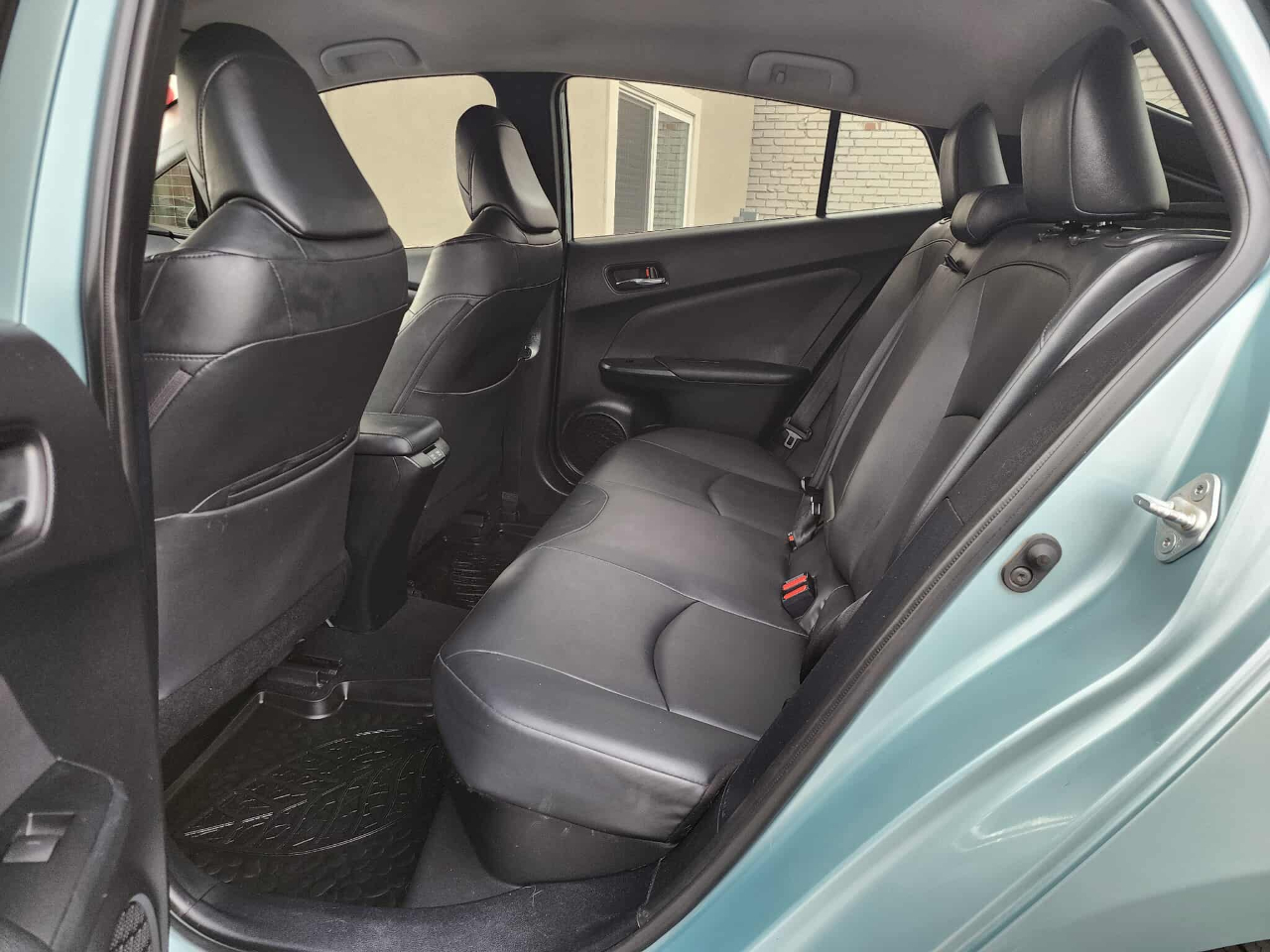 Toyota Prius XLE AWD-e 2021