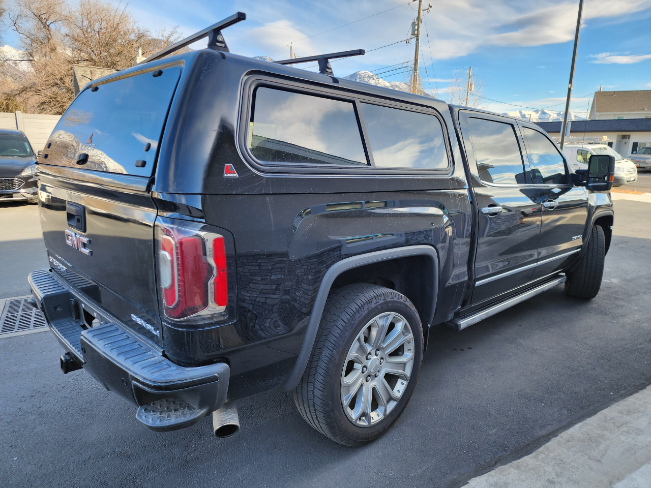 GMC Sierra 1500 Denali Crew Cab Short Box 4WD 2017