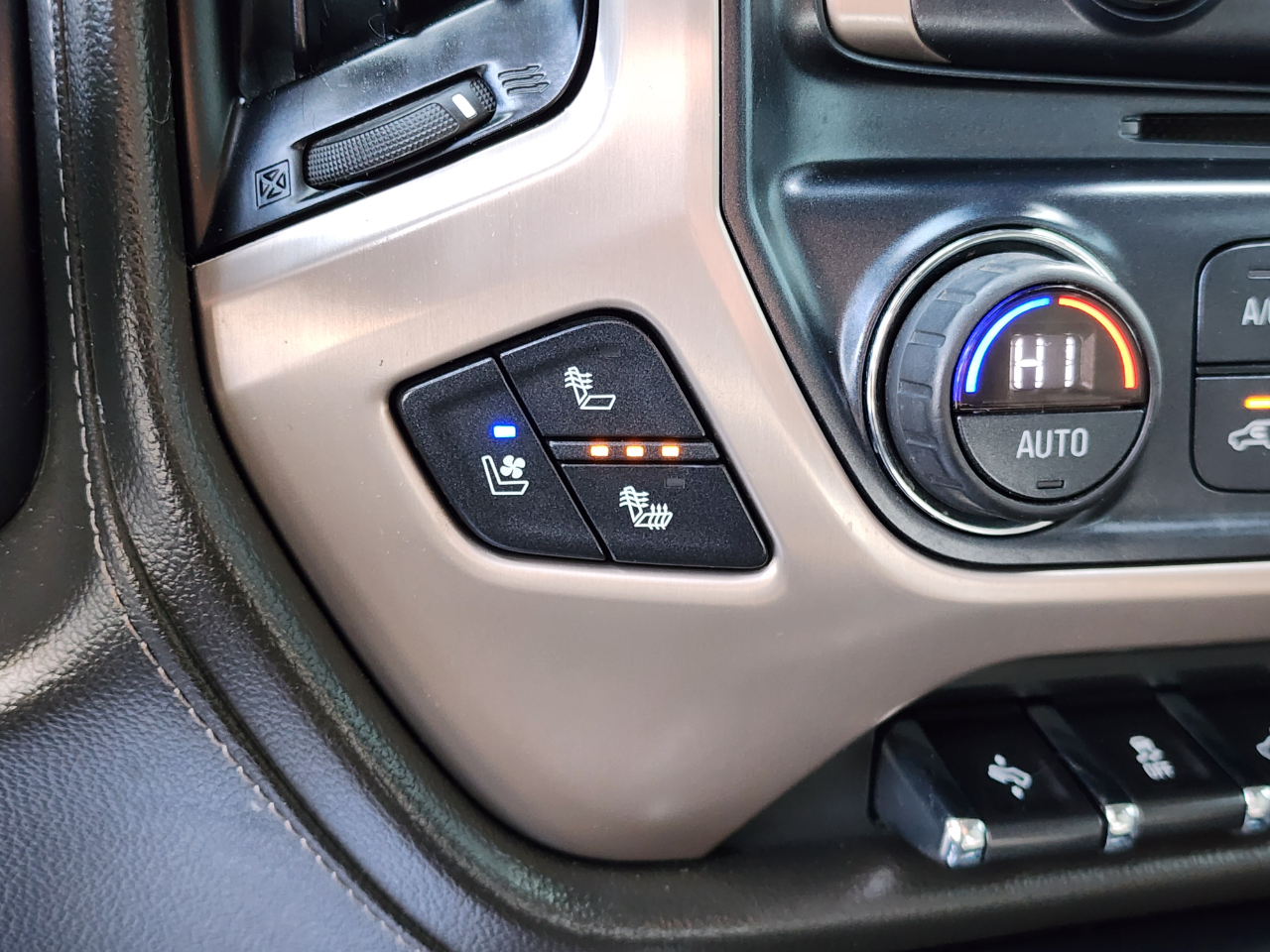 GMC Sierra 1500 Denali Crew Cab Short Box 4WD 2017