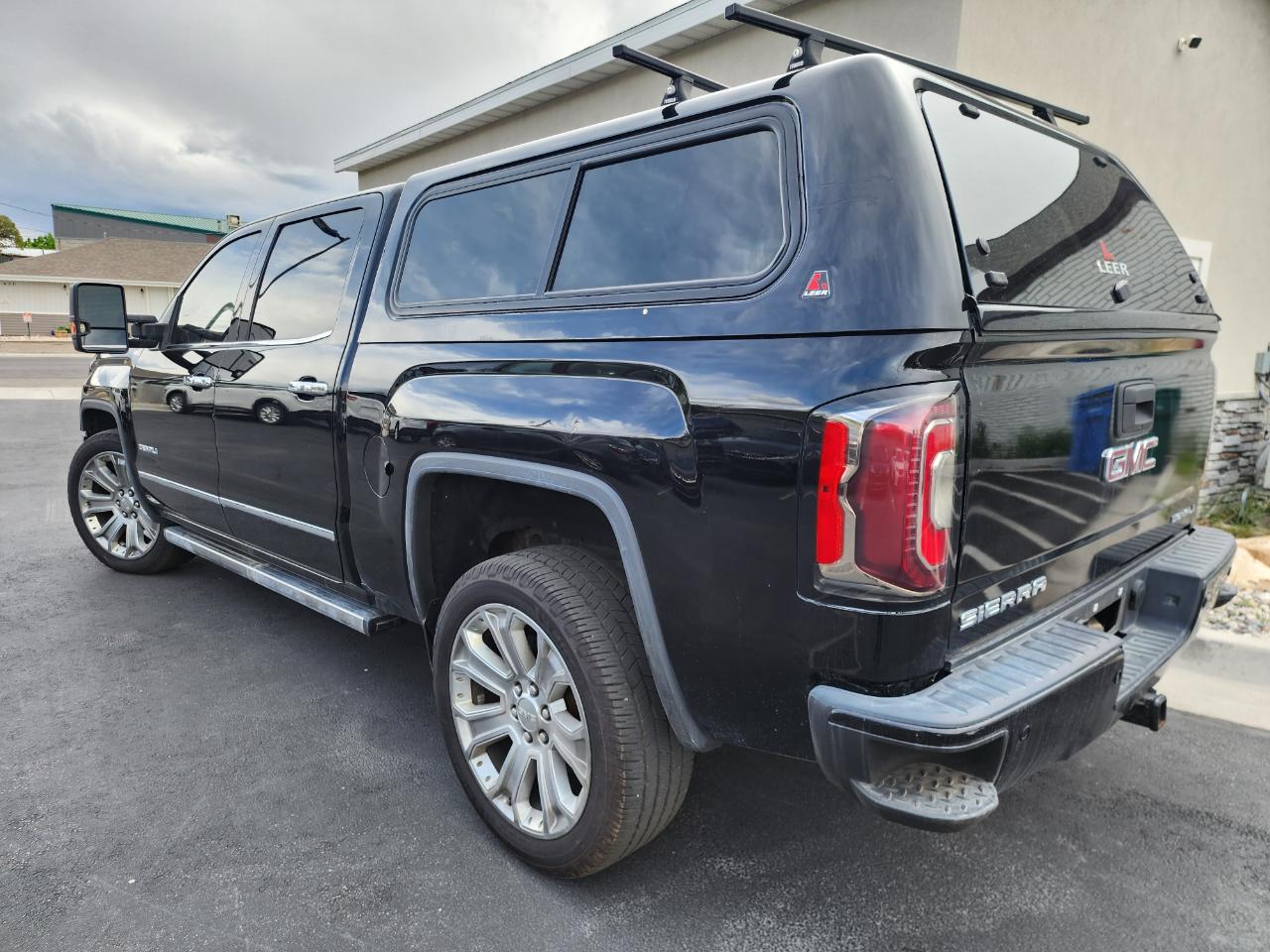 GMC Sierra 1500 Denali Crew Cab Short Box 4WD 2017
