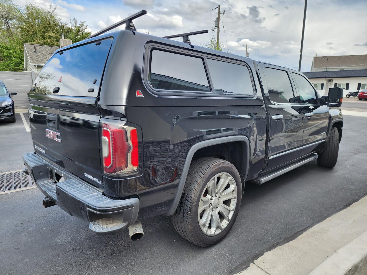 GMC Sierra 1500 Denali Crew Cab Short Box 4WD 2017