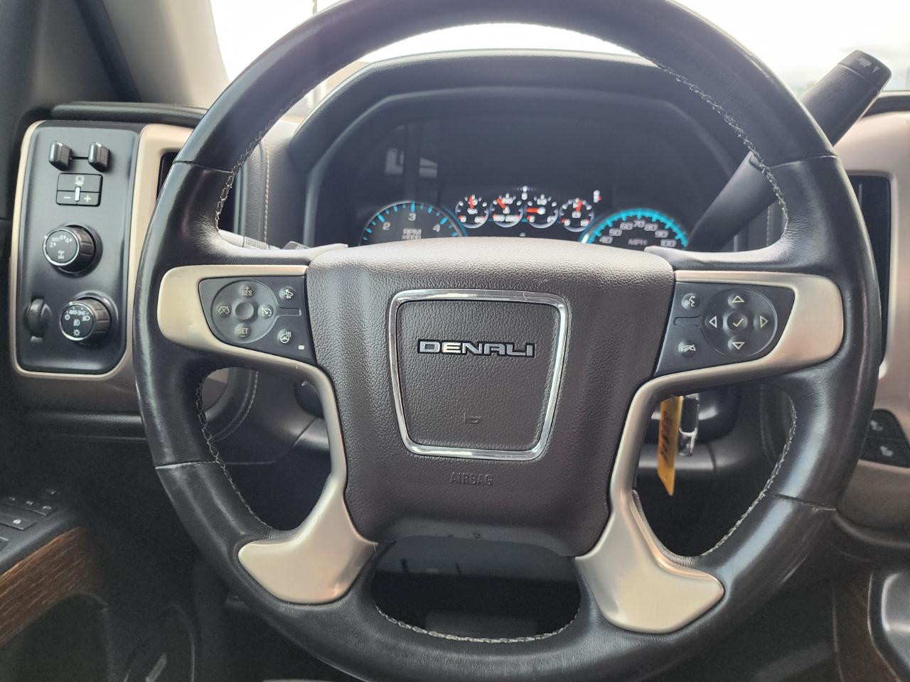 GMC Sierra 1500 Denali Crew Cab Short Box 4WD 2017