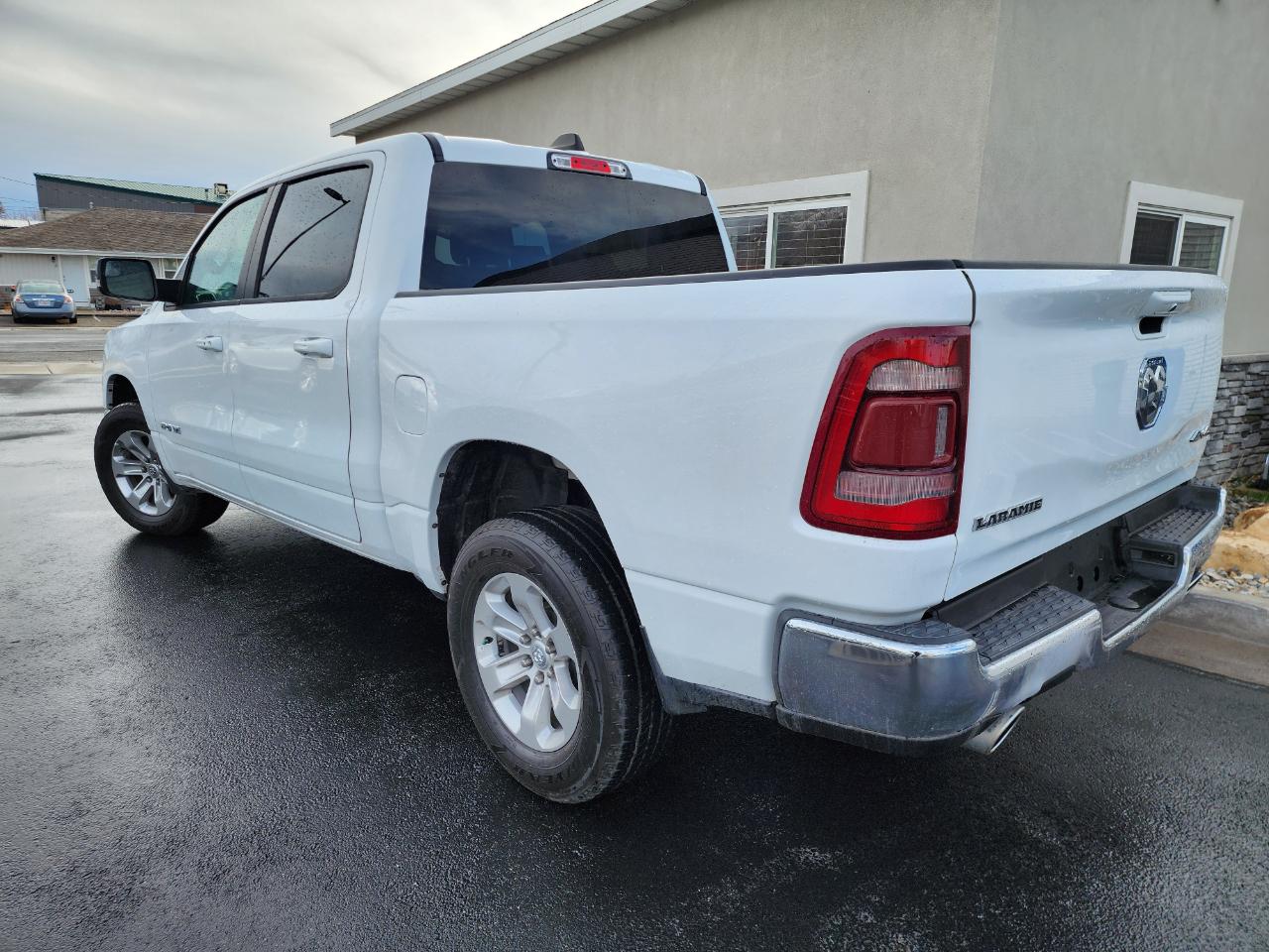 RAM 1500 Laramie Crew Cab SWB 4WD 2024