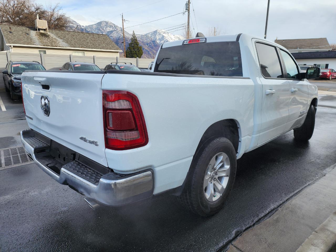 RAM 1500 Laramie Crew Cab SWB 4WD 2024