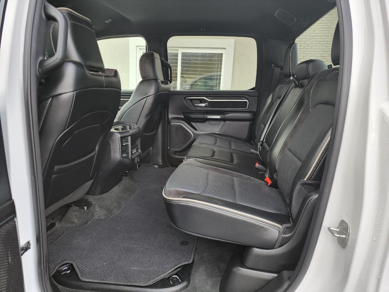 RAM 1500 Laramie Crew Cab SWB 4WD 2024