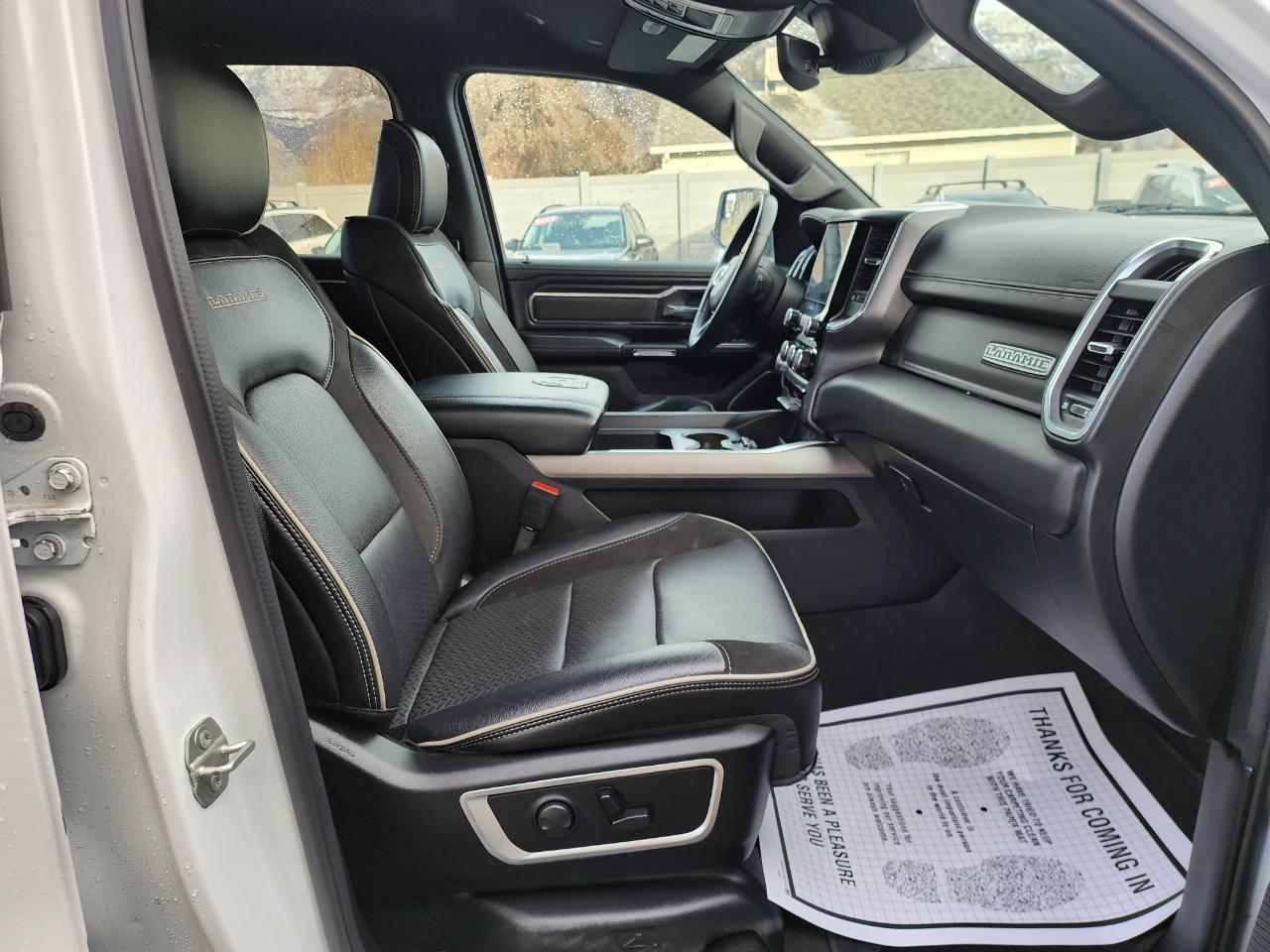 RAM 1500 Laramie Crew Cab SWB 4WD 2024