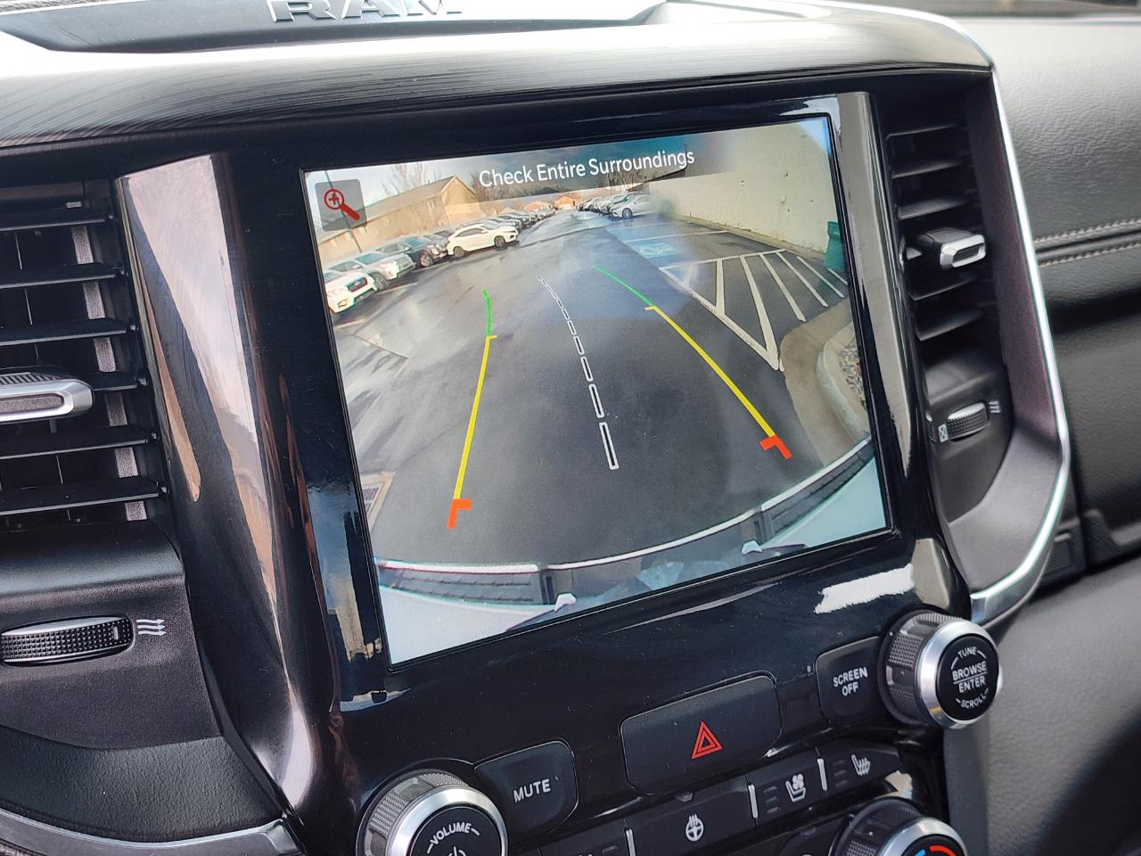 RAM 1500 Laramie Crew Cab SWB 4WD 2024