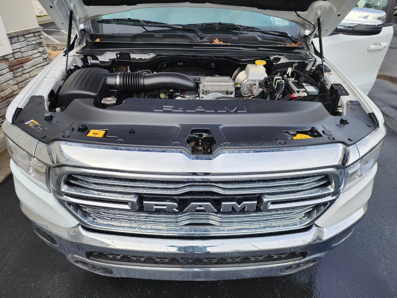 RAM 1500 Laramie Crew Cab SWB 4WD 2024