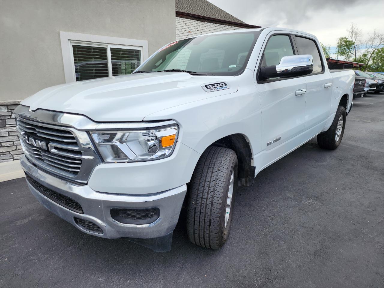 RAM 1500 Laramie Crew Cab SWB 4WD 2024