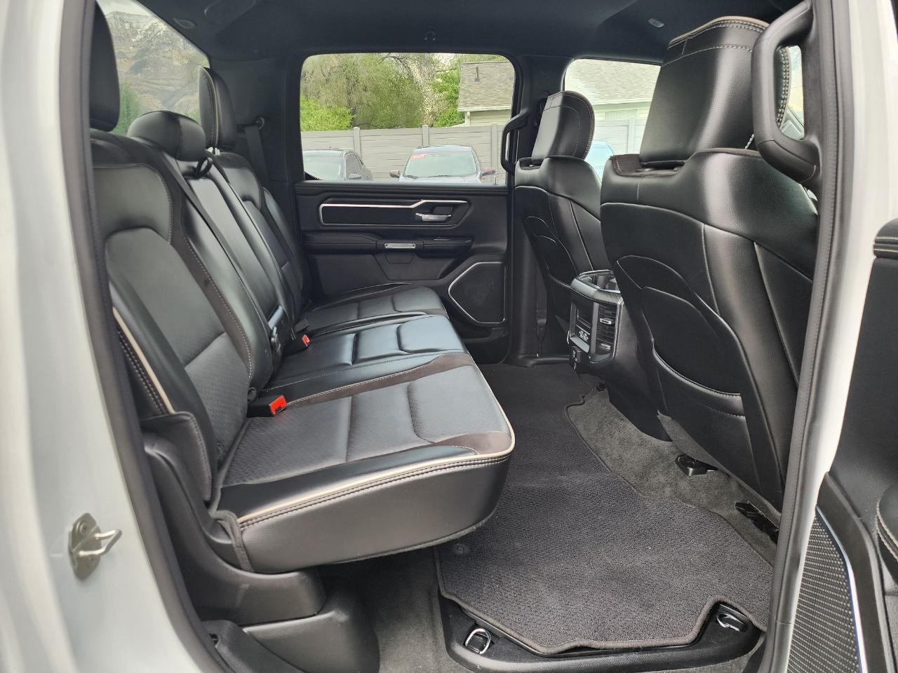 RAM 1500 Laramie Crew Cab SWB 4WD 2024