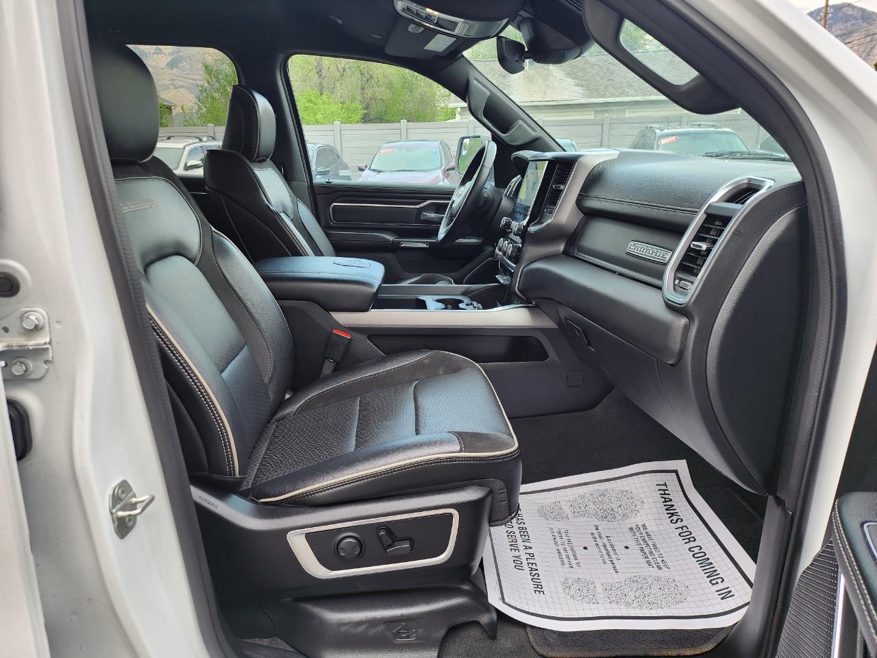 RAM 1500 Laramie Crew Cab SWB 4WD 2024