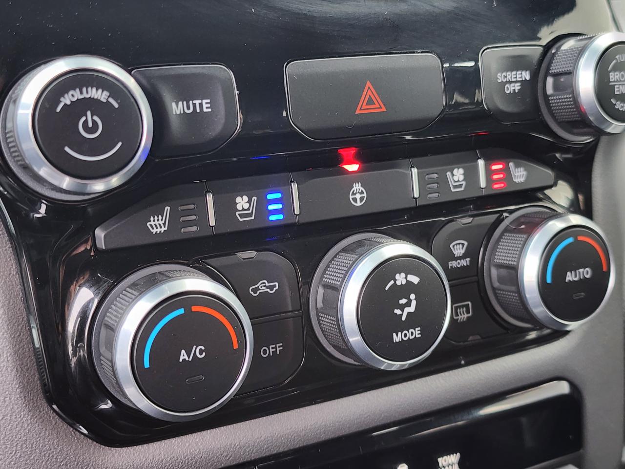 RAM 1500 Laramie Crew Cab SWB 4WD 2024