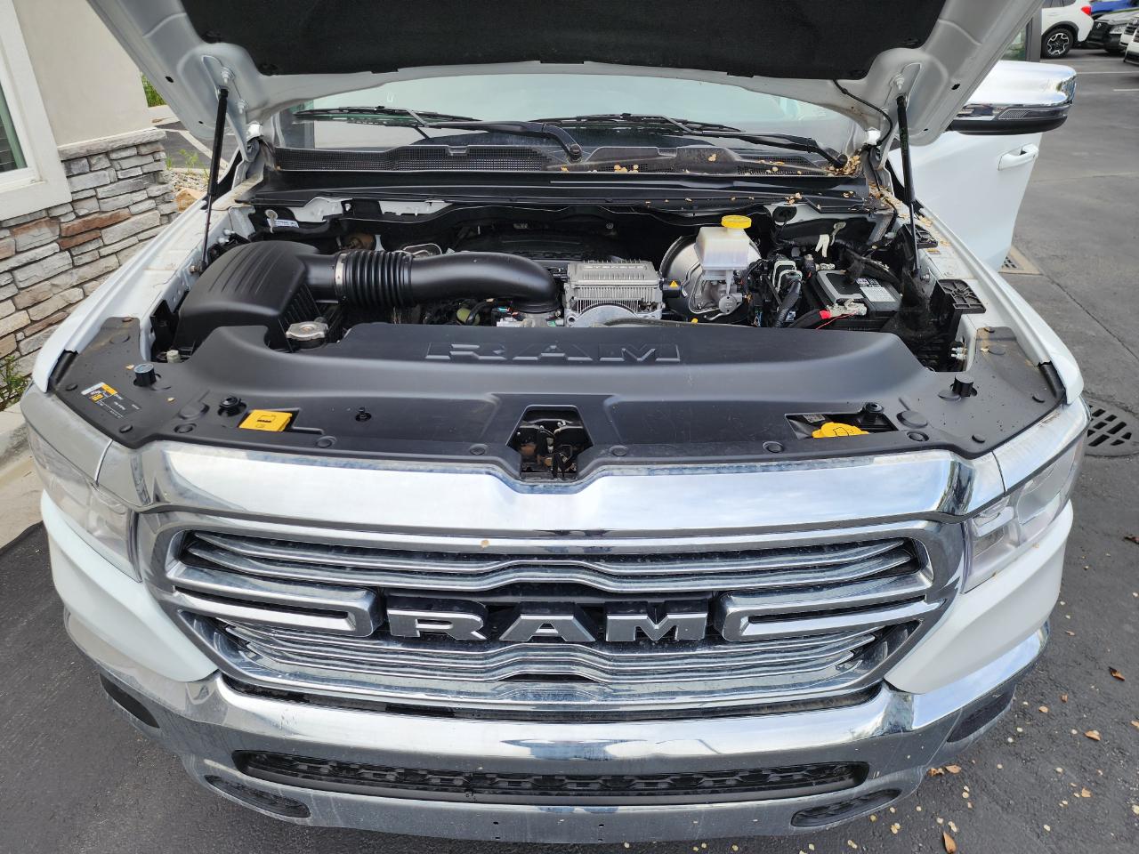 RAM 1500 Laramie Crew Cab SWB 4WD 2024