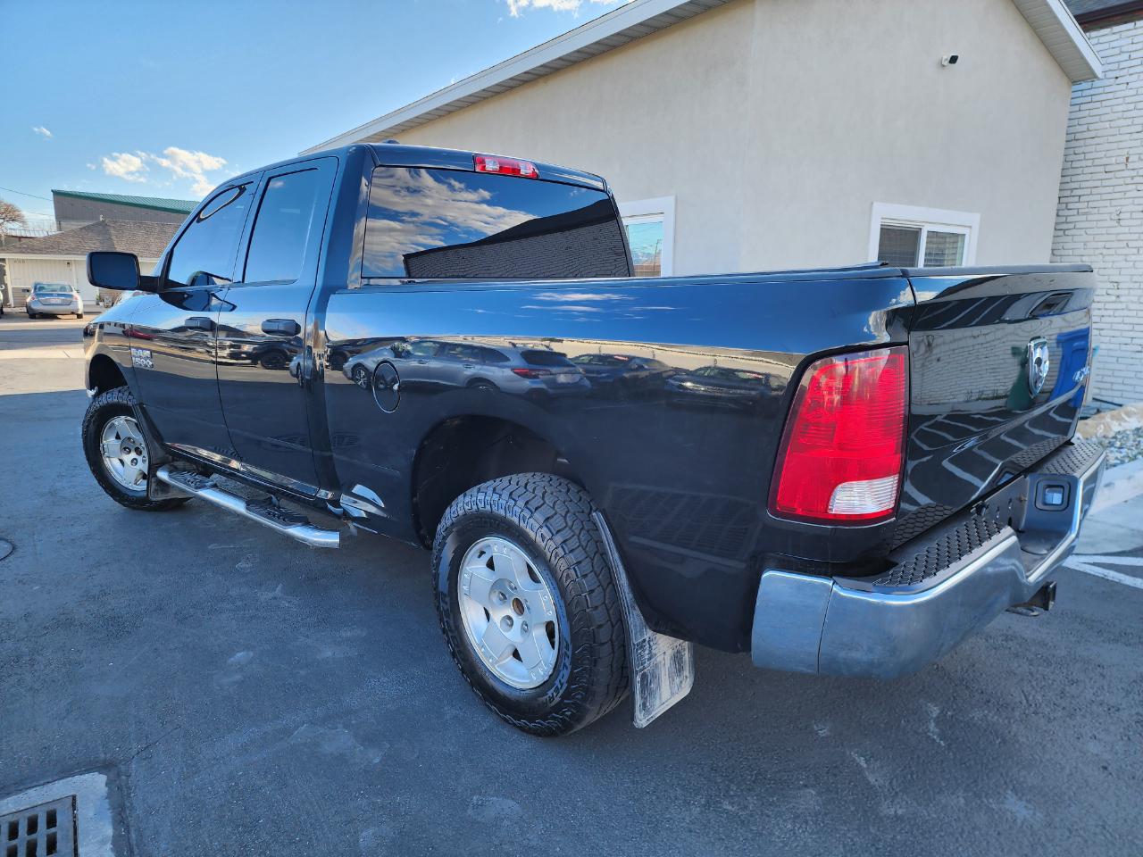 RAM 1500 Tradesman Quad Cab 4WD 2017