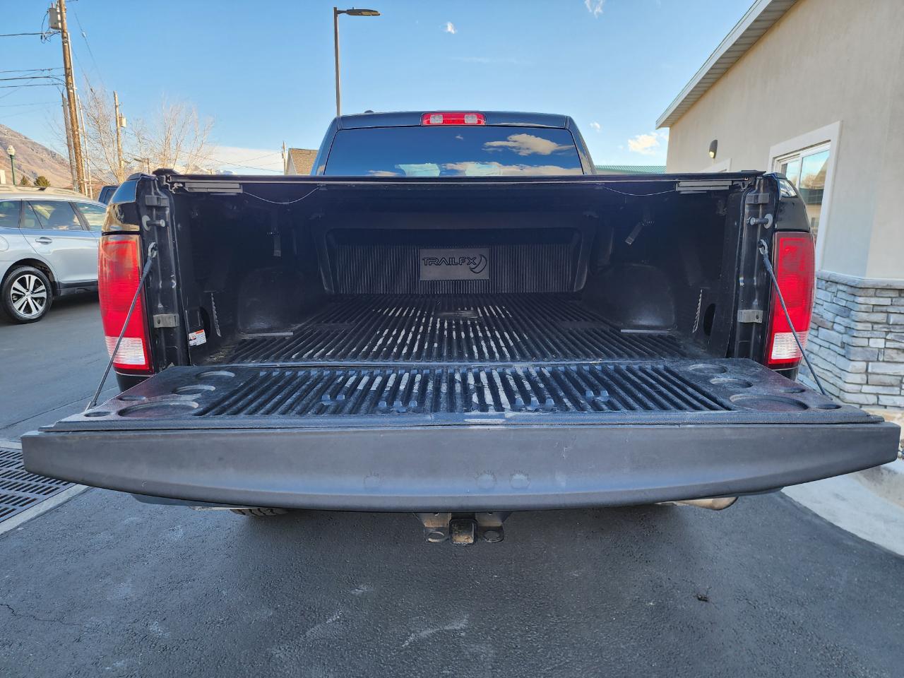 RAM 1500 Tradesman Quad Cab 4WD 2017