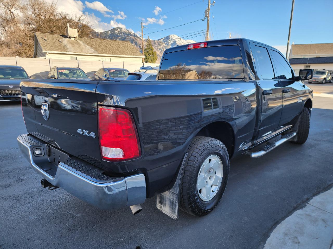 RAM 1500 Tradesman Quad Cab 4WD 2017