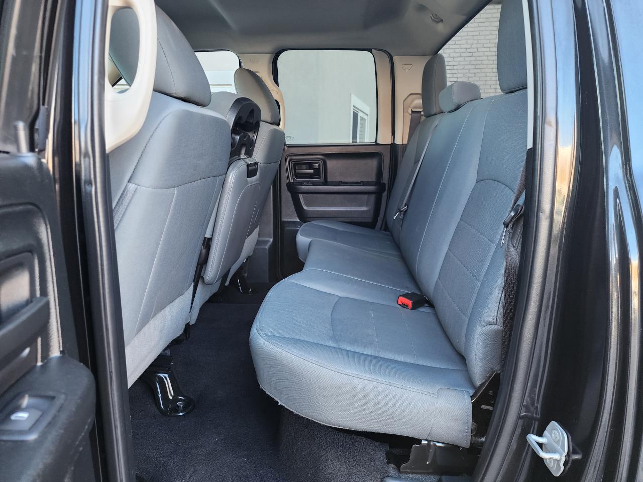 RAM 1500 Tradesman Quad Cab 4WD 2017