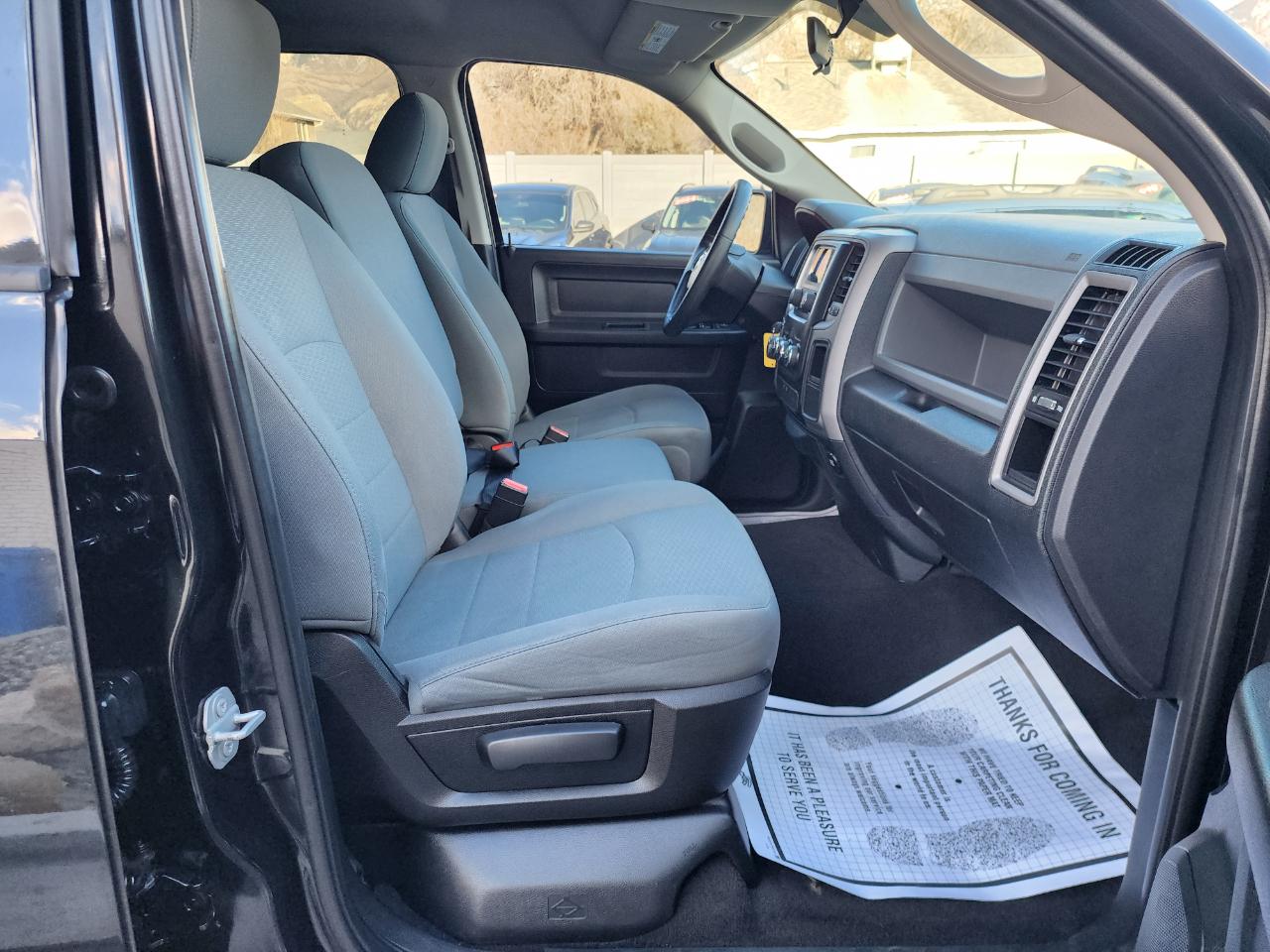 RAM 1500 Tradesman Quad Cab 4WD 2017