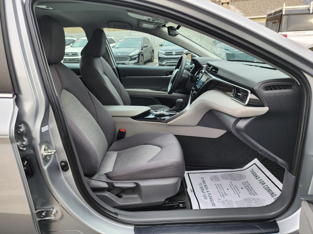 Toyota Camry Hybrid LE 2020