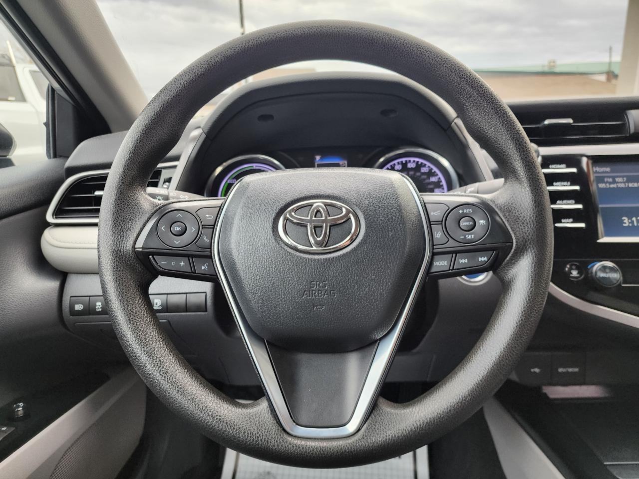 Toyota Camry Hybrid LE 2020