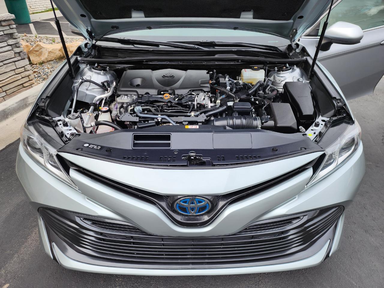 Toyota Camry Hybrid LE 2020