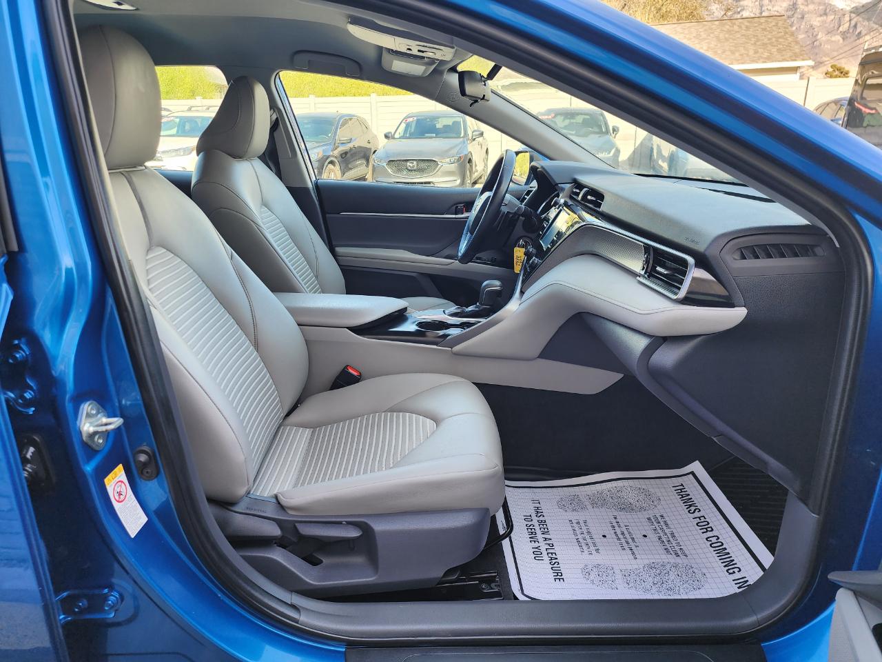 Toyota Camry SE 2019