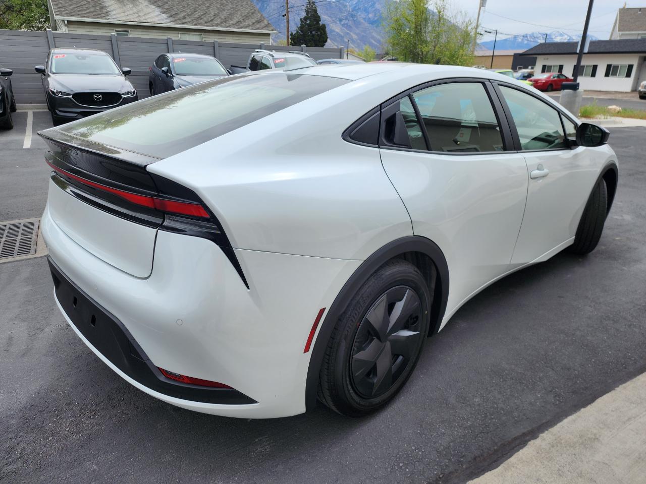 Toyota Prius LE AWD 2024