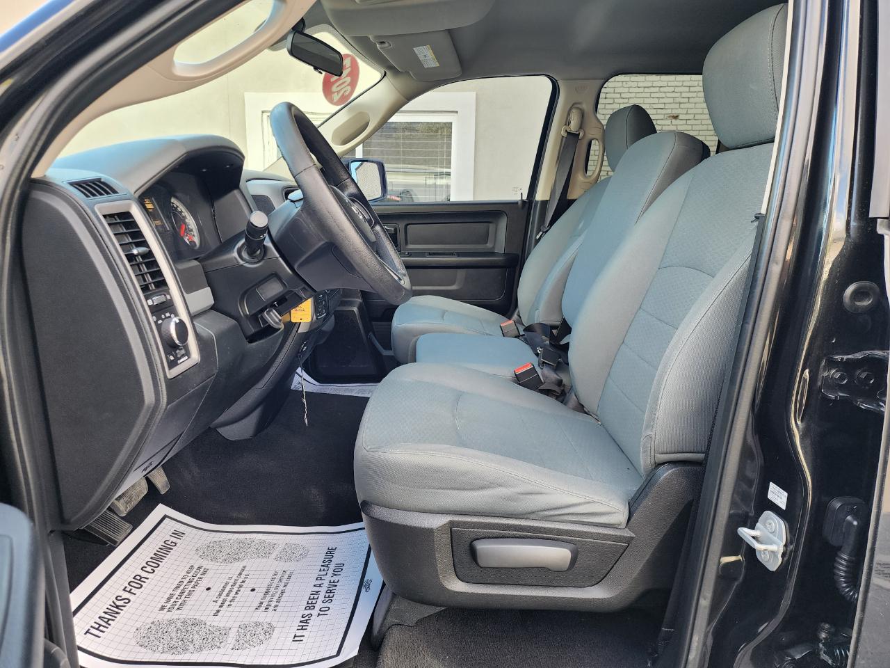 RAM 1500 Tradesman Quad Cab 4WD 2017