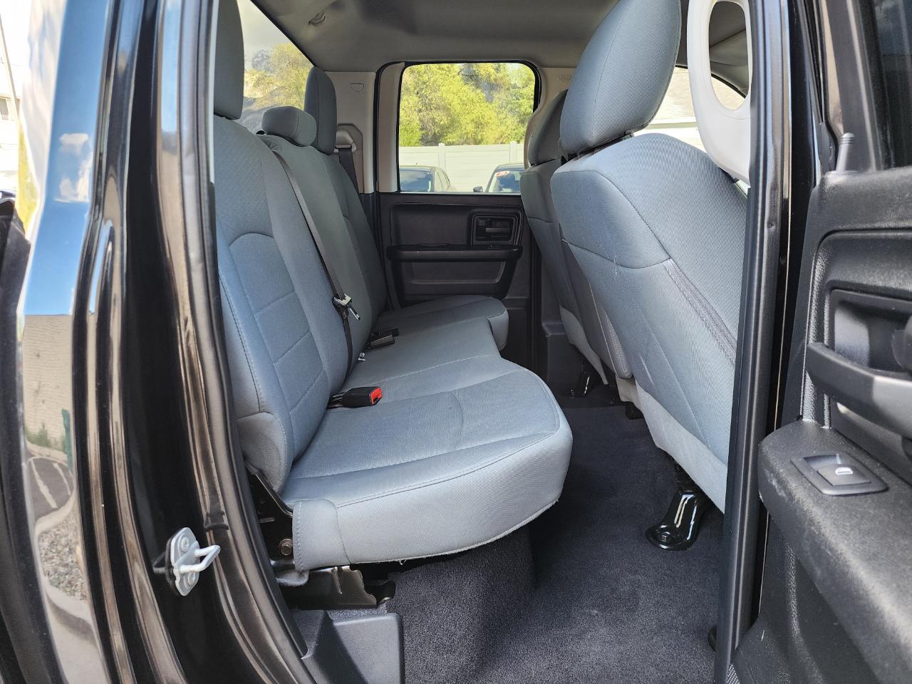 RAM 1500 Tradesman Quad Cab 4WD 2017