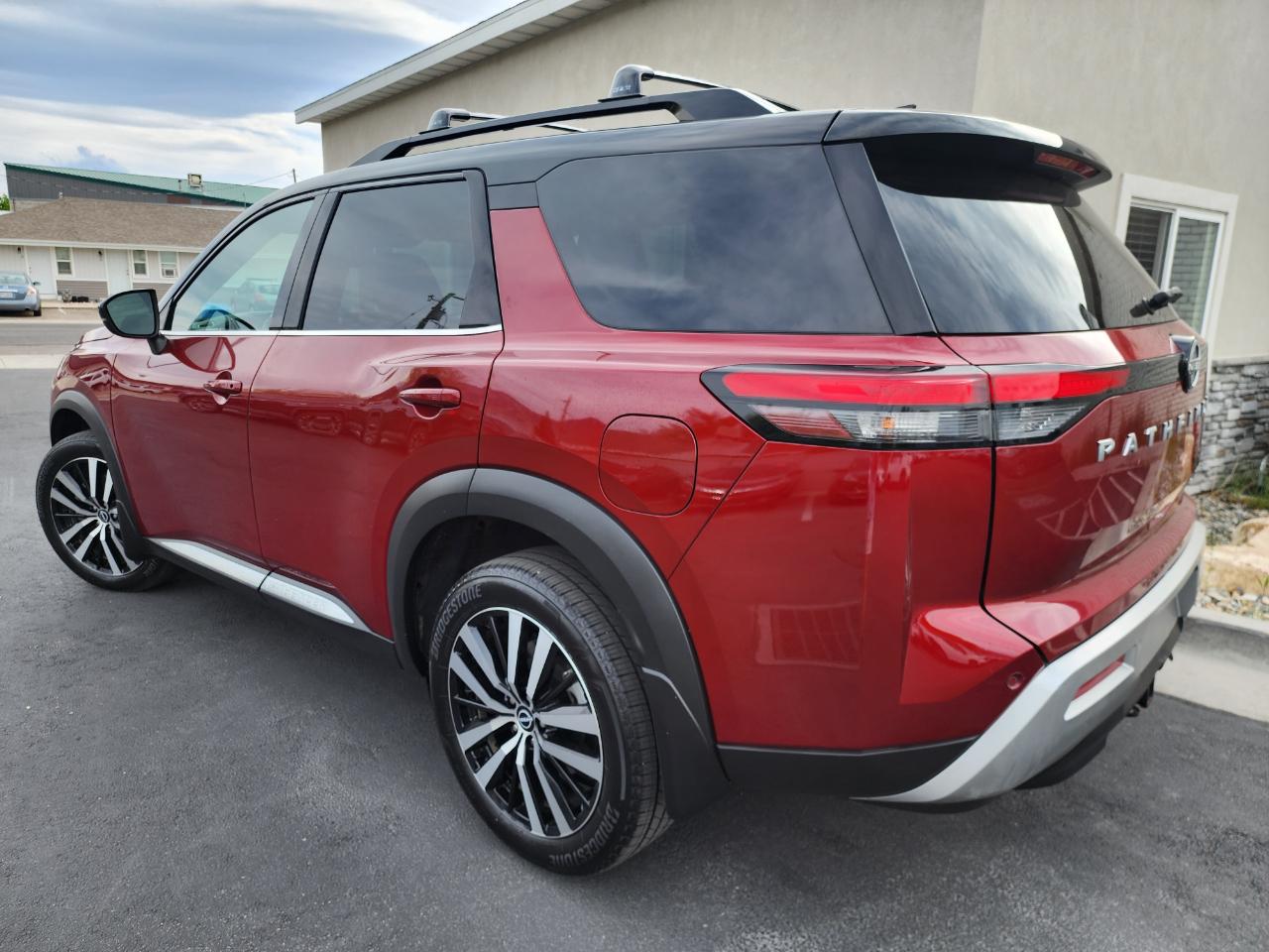 Nissan Pathfinder Platinum 4WD 2024