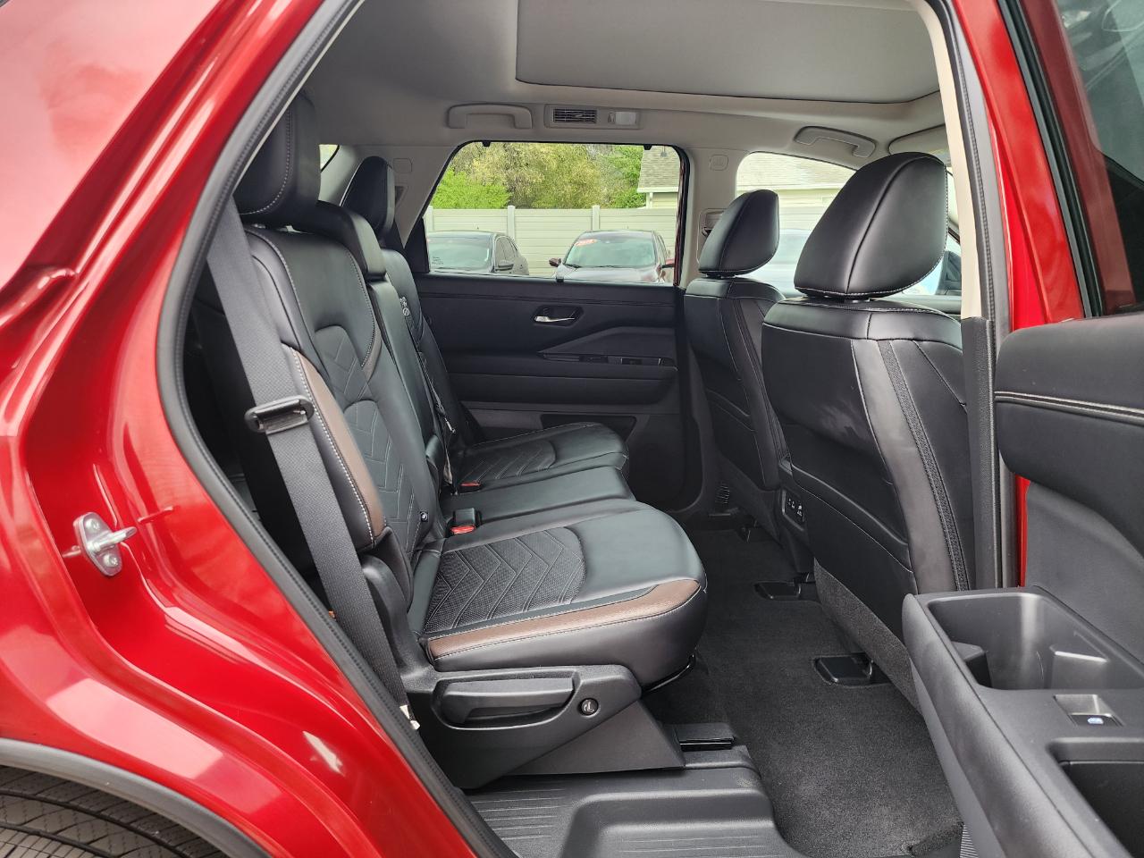 Nissan Pathfinder Platinum 4WD 2024