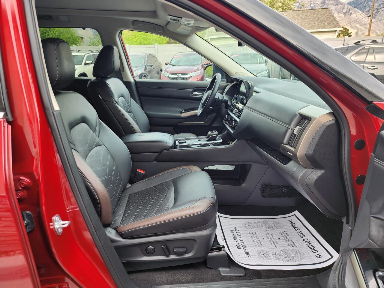 Nissan Pathfinder Platinum 4WD 2024