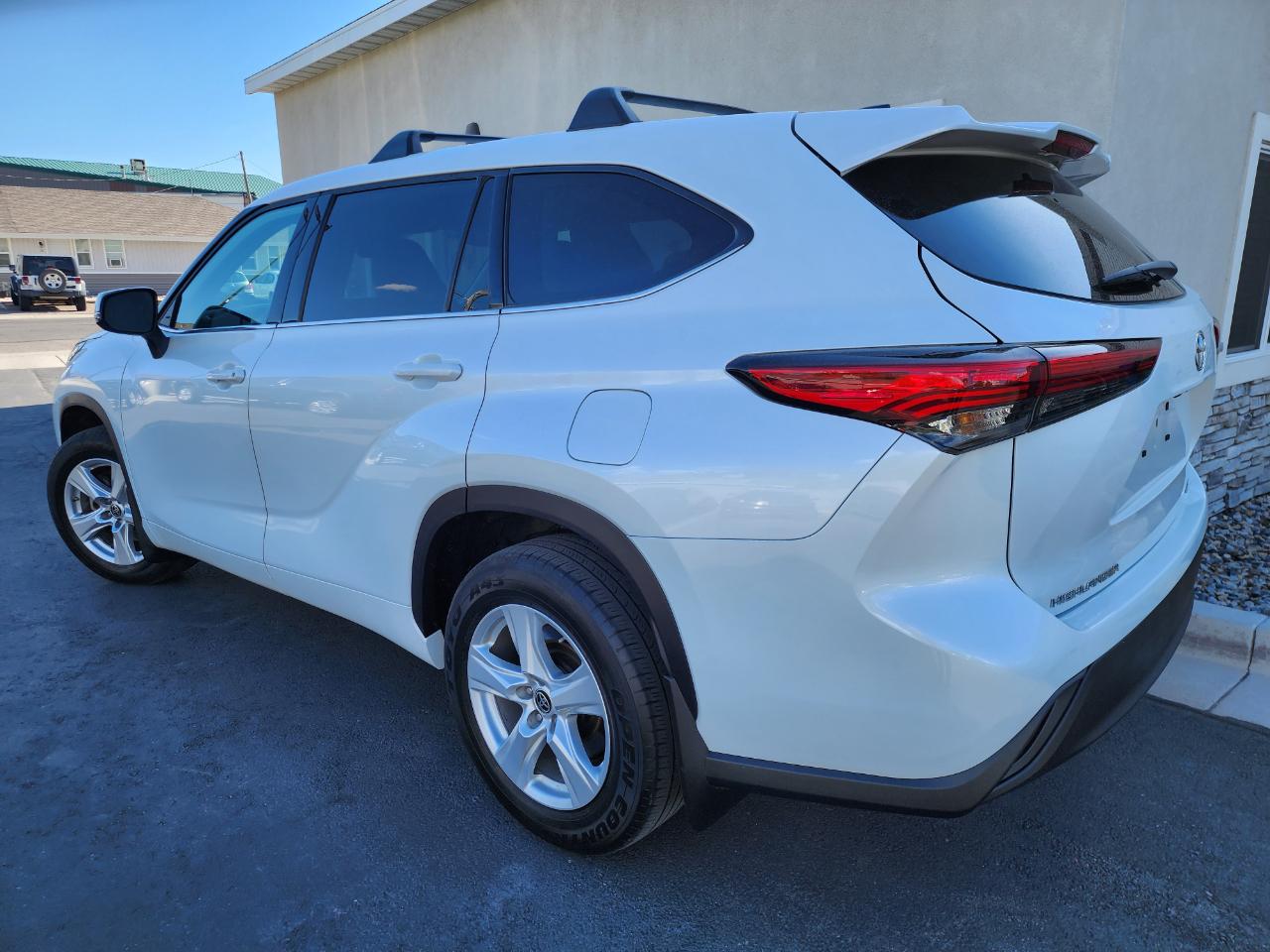 Toyota Highlander LE AWD V6 2022