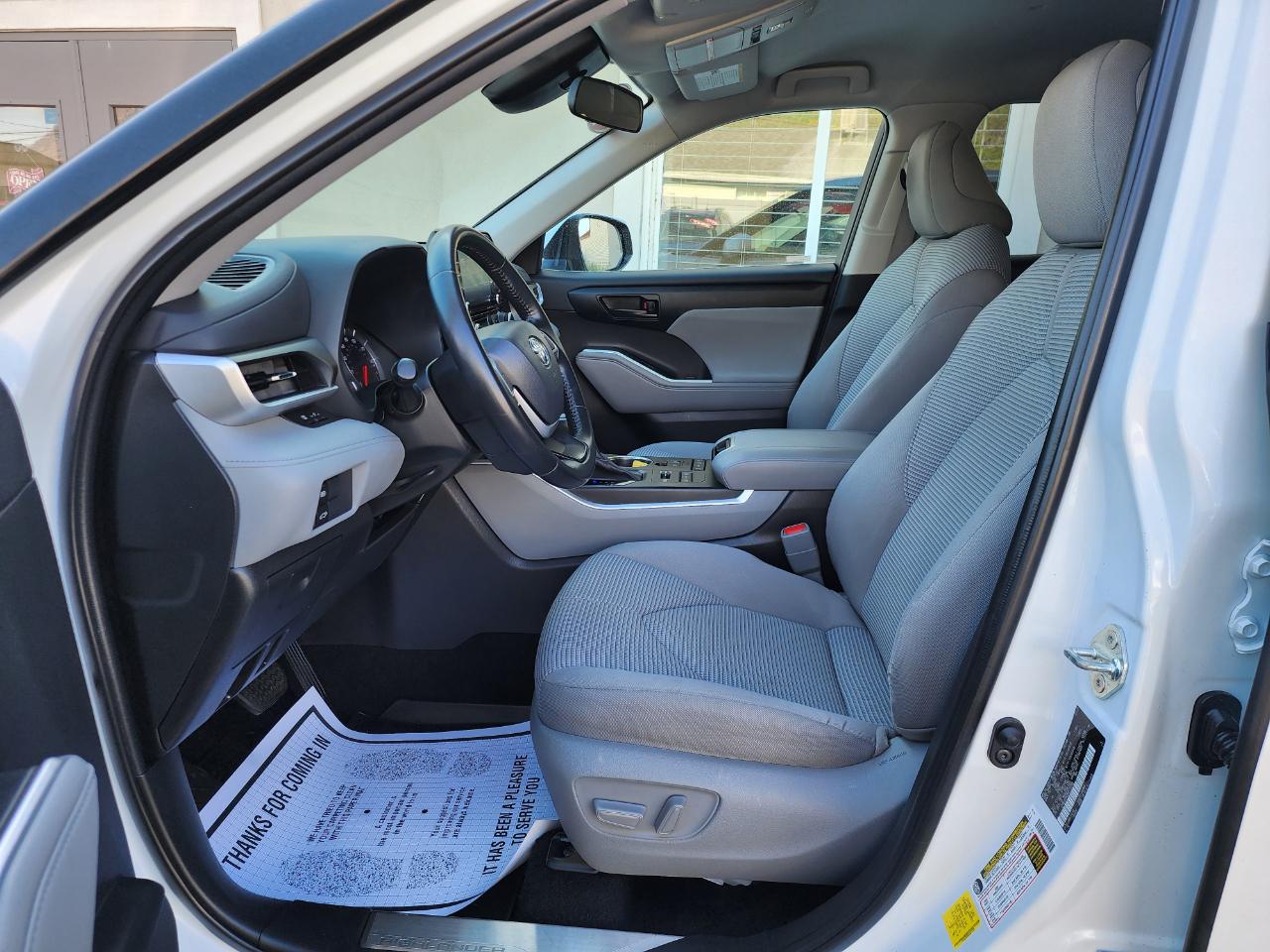 Toyota Highlander LE AWD V6 2022