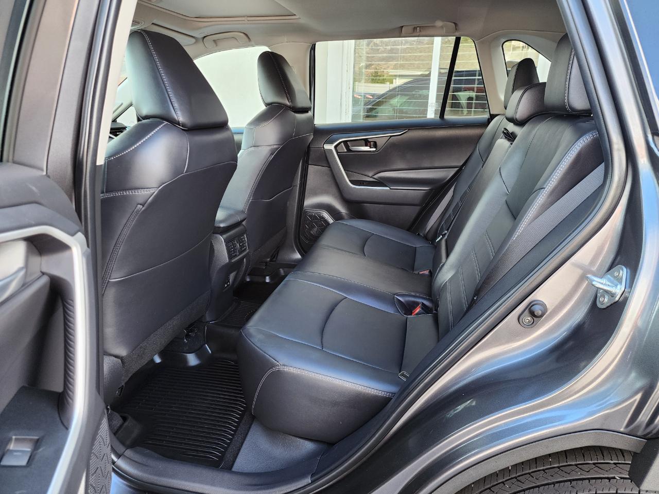 Toyota RAV4 XLE Premium AWD 2024