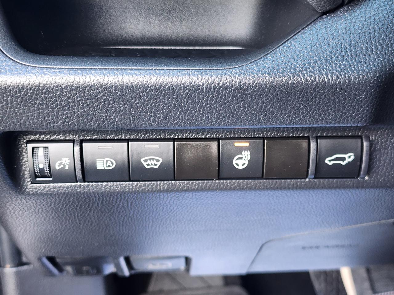 Toyota RAV4 XLE Premium AWD 2024